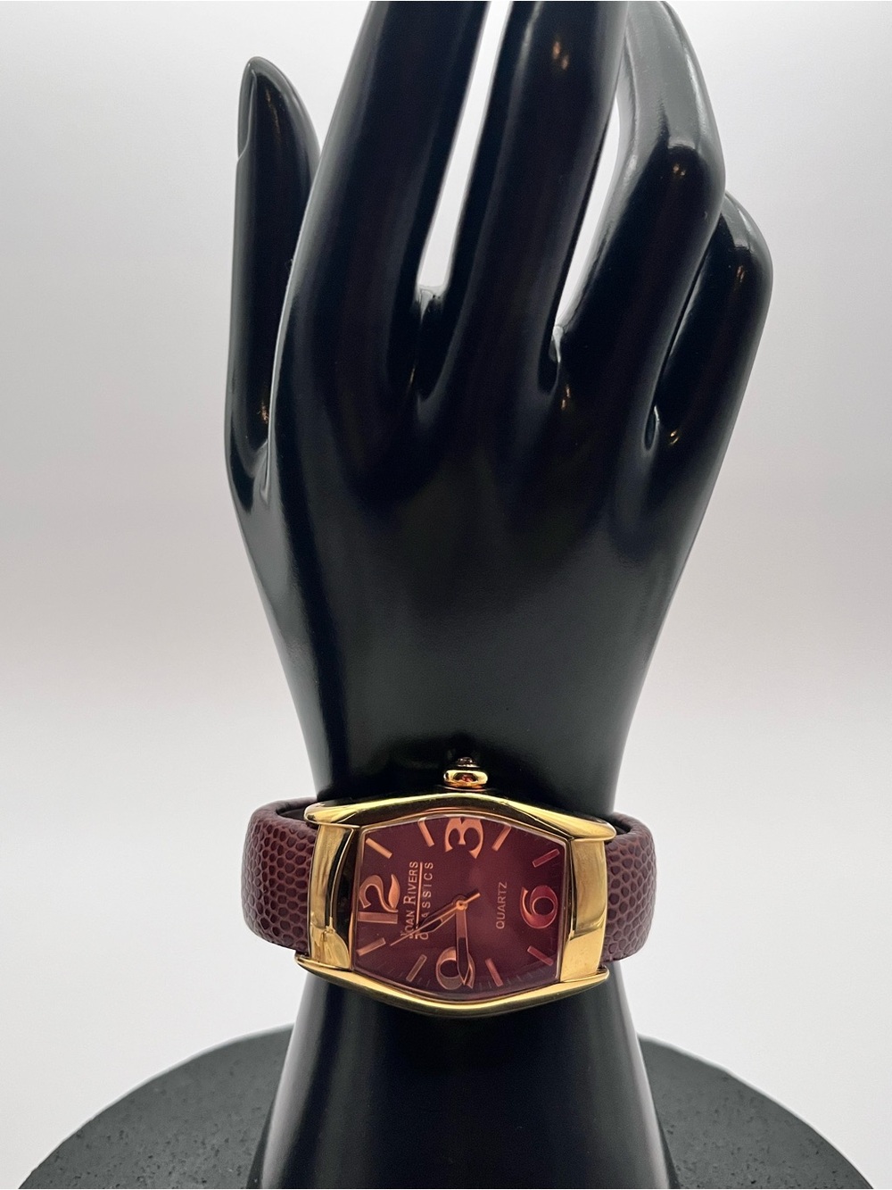 JOAN RIVERS Classics Vintage Genuine Leather Japan Movement Watch Bracelet V377